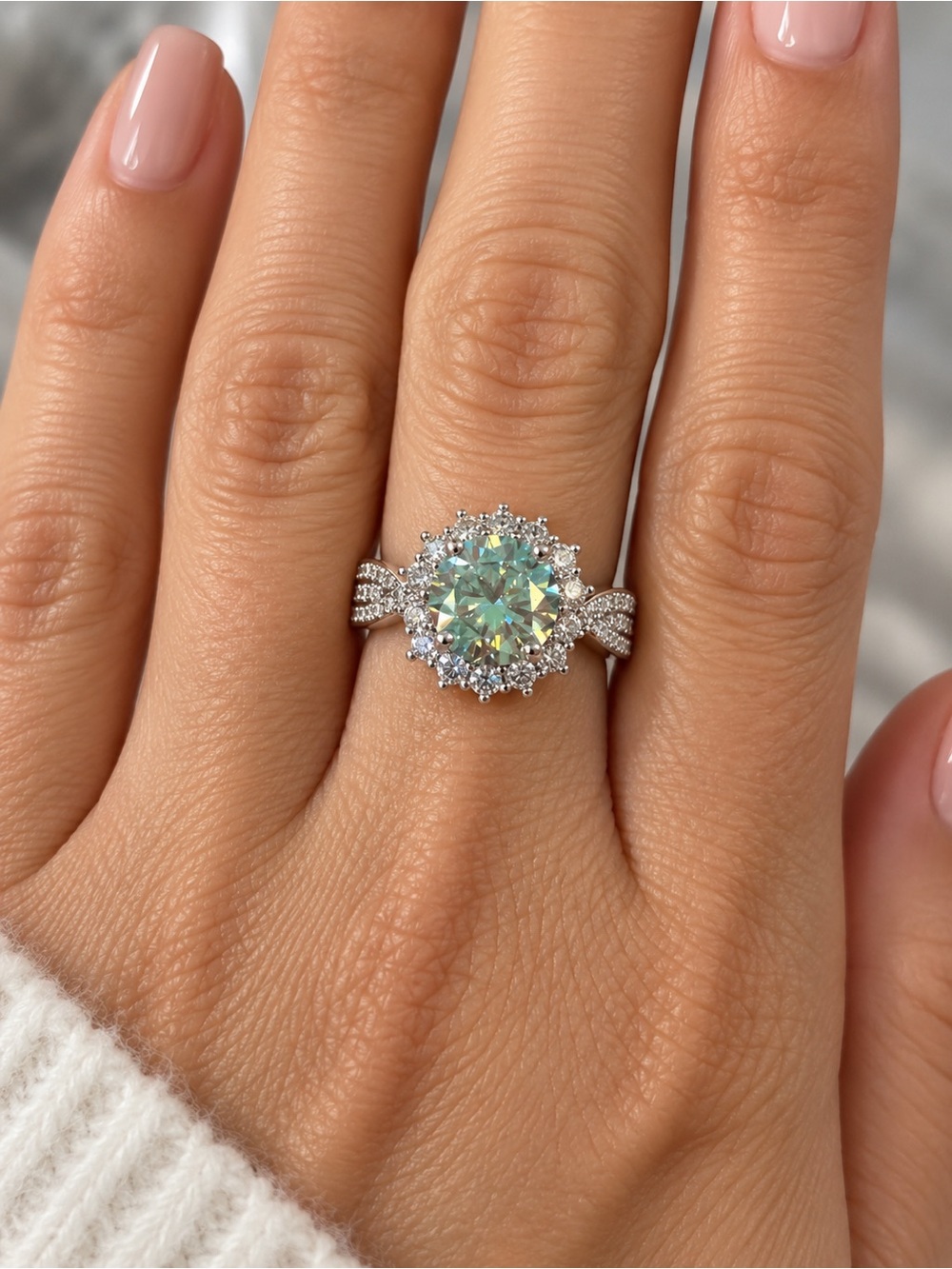 ✨ 2 CT Moissanite Halo Ring – Silver Plated – Size 6.5
